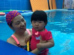 -蓝鲸奇亲子游泳俱乐部