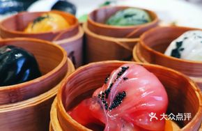 Five Blessings Shrimp Dumplings