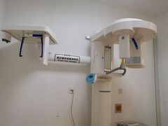 -瑞尔齿科(上海长风大悦城店)