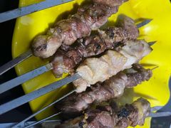 -烤肉小伙烤肉店