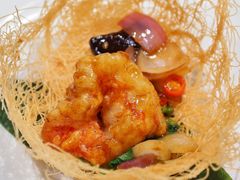 黑蒜大千爆虾球-北京四季酒店·采逸轩