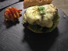 -HIGH FIVE哈福手工汉堡(桂林路店)