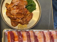 -围炉肉舍•炭烤活鳗•丹东海鲜烤肉(步行街店)