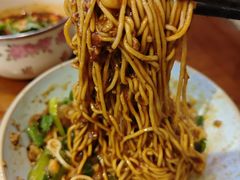 -爆炸头阿姨小四川正宗川味小吃(无任何分店)
