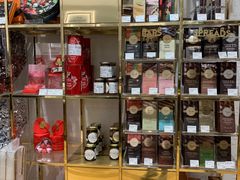 零售区-VENCHI 闻绮(上海佛罗伦萨小镇店)