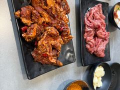-啊美丽炭火烤肉(滑翔一店)