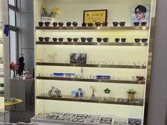 -视野联行眼镜·蔡司·控优点授权(长白万象汇店)