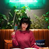这里有酒有表演 还有美味牛排套餐～