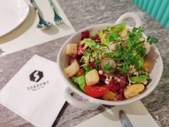 养身蔬果色拉佐蜂蜜酒醋酱-SHADOWS•Bistro&Eatery(安福路店)