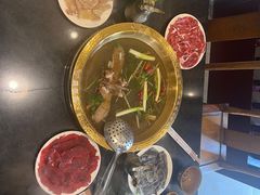 -周老三跷脚牛肉·全牛火锅(非遗传承店)