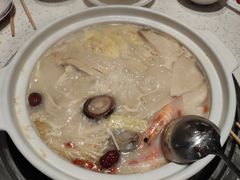 -三人行骨头王火锅(长寿店)