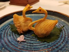 鲍鱼天鹅酥-白天鹅宾馆-宏图府餐厅