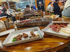 -哈尔滨小酒馆·鲜肉现穿自助烧烤(康新花园店)