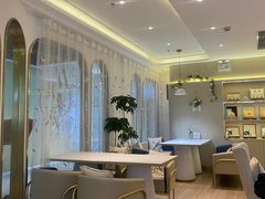 -燕庭·纯燕窝·甜品下午茶(南京西路店)