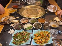 -顶顶汤火牛排火锅·经典铜锅涮肉