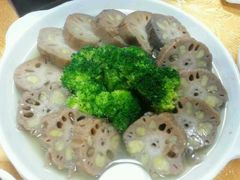 排骨汤扣让莲藕-龙悦湾酒家·八阵鱼生·渔人码头店