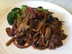 -八府香鸭·啫啫煲(华山路店)