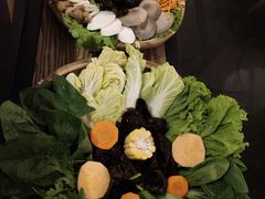 -尚尚仙·酸汤猪手·猪肚鸡火锅(华联万柳购物中心店)