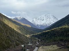-亚拉雪山风景区