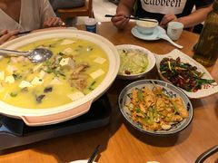 -丹江口渔村·湘味厨房(桃园店)