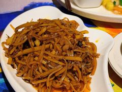 -月亮眼花园餐厅书吧酒吧