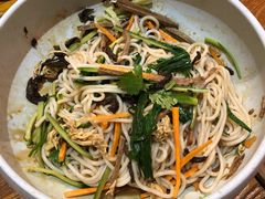 鸡丝凉米线-云海肴·汽锅鸡·云南代表菜(天津国金汇店)