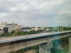 -龙阳路磁悬浮列车总站-停车场