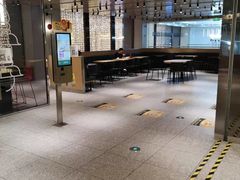 -麦当劳(展览路店)