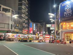 -六合夜市
