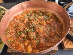 铜锅油焖鸡-Ameigo梅果·云贵川bistro(长宁来福士店)