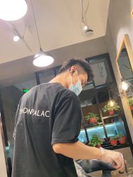 -时尚殿堂明星门店