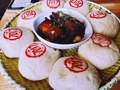 土馒头配大块肉-7017味道工厂(三墩店)