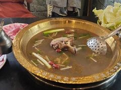 -周老三跷脚牛肉·全牛火锅(非遗传承店)