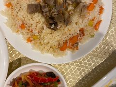精品手抓饭-巴扎美食·新疆菜·西域歌舞表演餐厅(新疆大厦店)