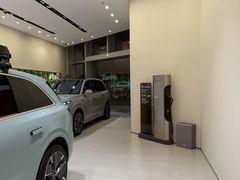 -理想汽车(世纪汇店)