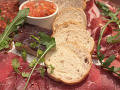 -恰餐厅及酒吧 CHAR Bar & Grill (北京丽都皇冠假日店)