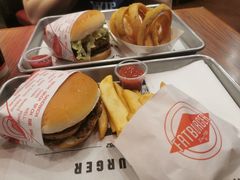 蘑菇牛肉汉堡-FATBURGER 特富客汉堡(外交公寓店)