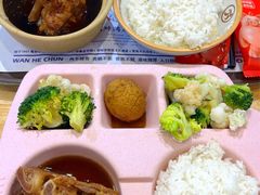 -万和春排骨砂锅米饭(新业广场店)