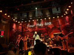-FOUR PLAY BAR