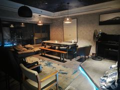 -笨猪青年旅舍(西乡地铁站店)