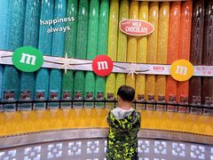 -m豆巧克力世界(上海世茂广场店)