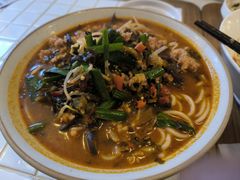 -粉八·云南米线·建水烧烤(常熟路店)