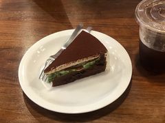 巧克力抹茶蛋糕-black rainbow coffee