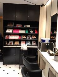 -HAIR CORNER