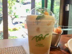 -Chom Cafe and Restaurant