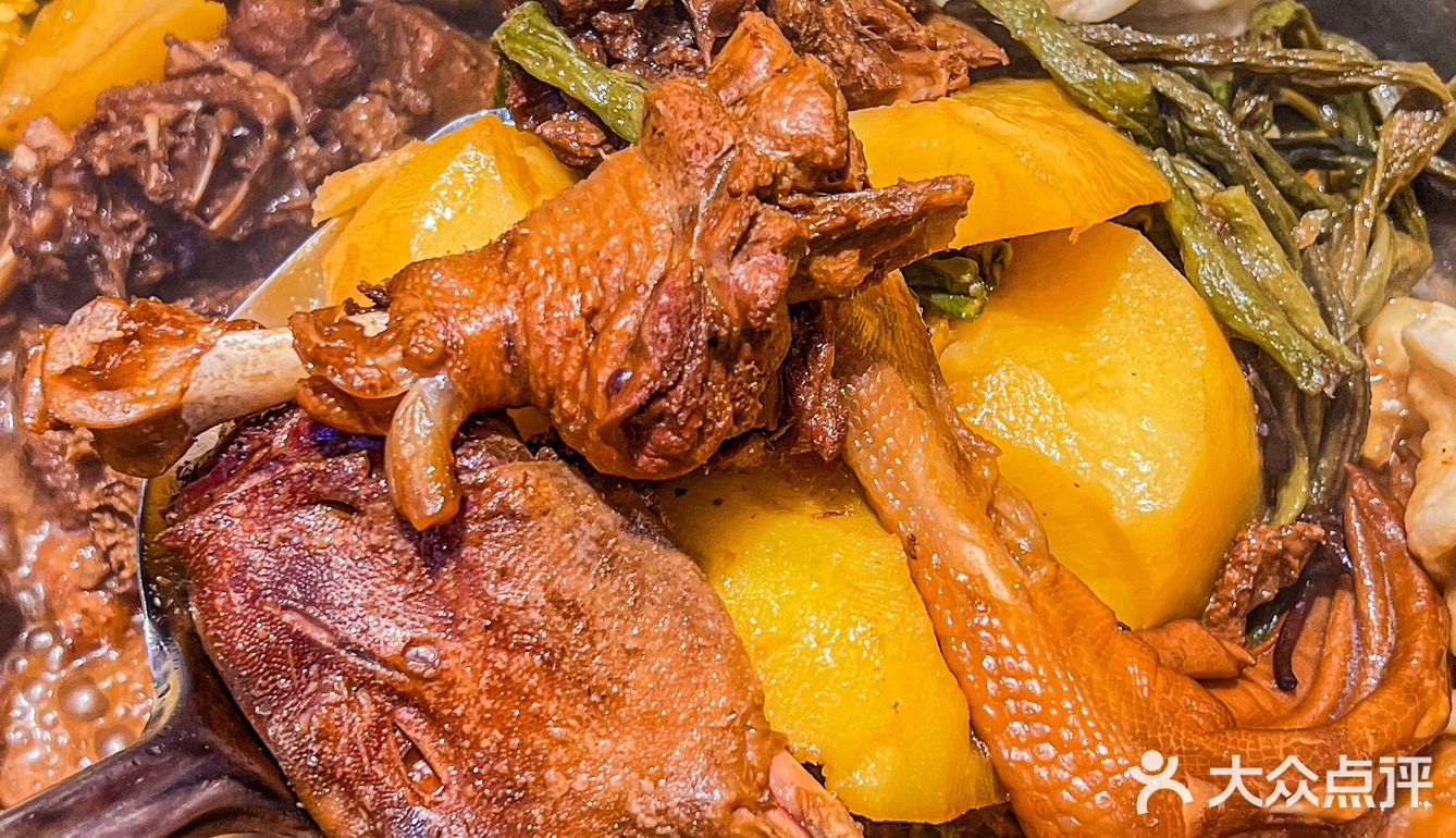 济南铁锅炖这么地道⁉️东北老铁惊了[鼓掌]