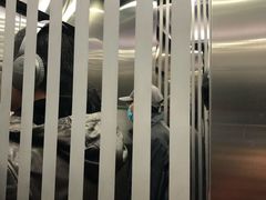 -目艮眼镜SHOWROOM(品牌集合店)