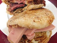 烧饼夹肉-清真八大碗(G6辅路店)