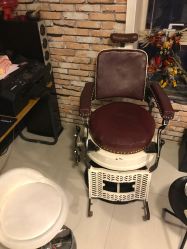 -Black Tattoo Studio