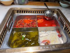 -巴渝瓦肆重庆鲜火锅(宝龙环湖店)